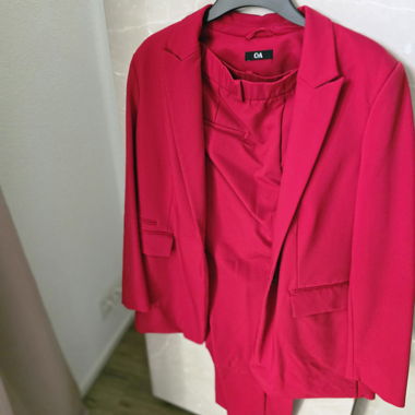 Tailleur pantalone rosso C&A Tg. 44 NUOVO