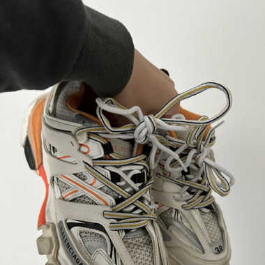 Balenciagaa track 