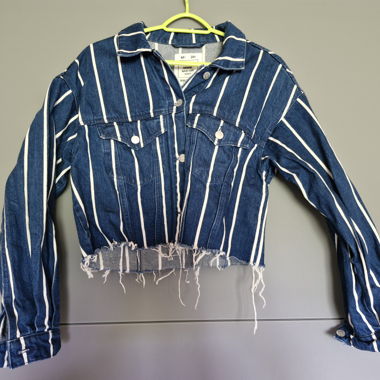 Gestreifte Jeansjacke von Pull&Bear