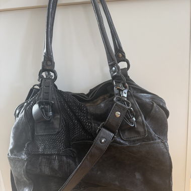Sac bandoulière en cuir noir