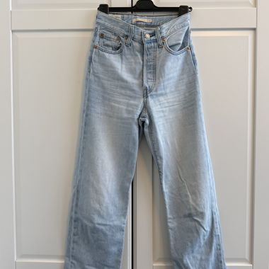 Levi’s Ribcage Cropped Straight Jeans Grösse 24