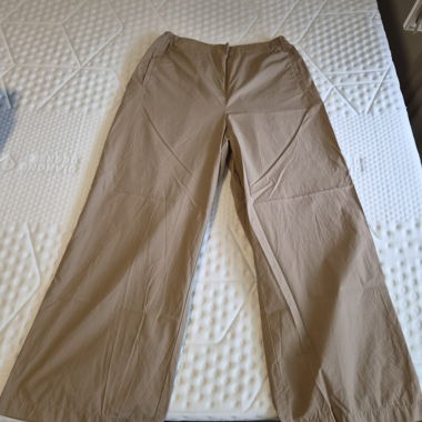 Pantaloni in tessuto beige