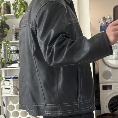 Schwarze Vintage-Lederjacke, Kontrastnähte