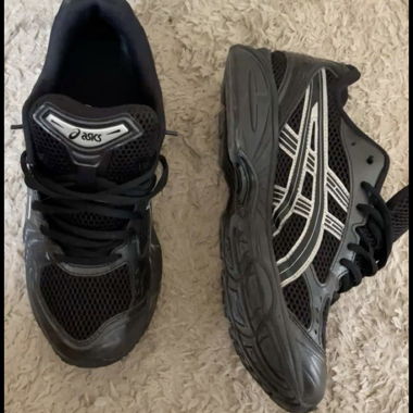 Baskets noires ASICS