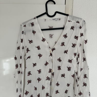 Blumenbluse von Mango