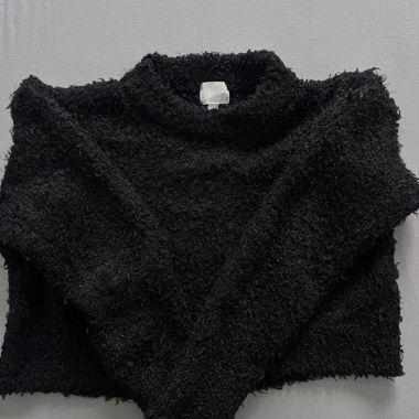 Black fluffy H&M sweater