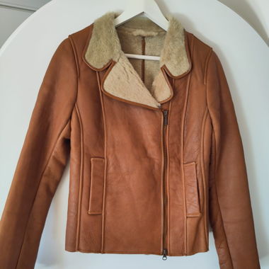 Kurze Globus Essentials Jacke aus Lammleder und -fell