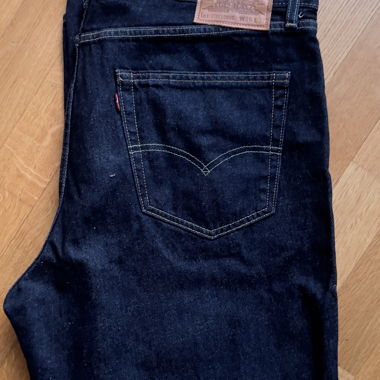 Levi’s Stay Loose dark blue jeans W36 L32