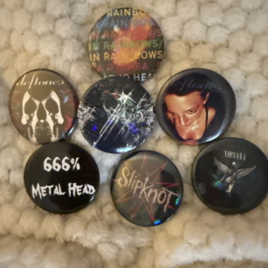 Badges metal music