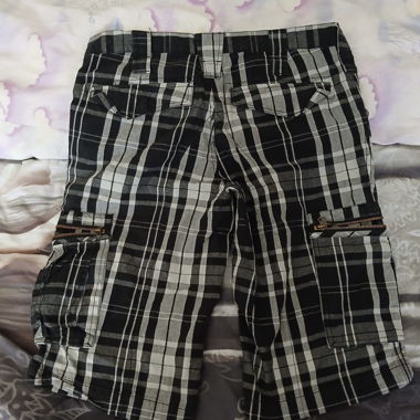 Short cargo à carreaux