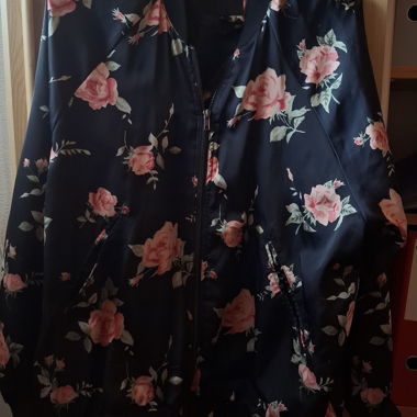 Veste bomber à fleurs Monki