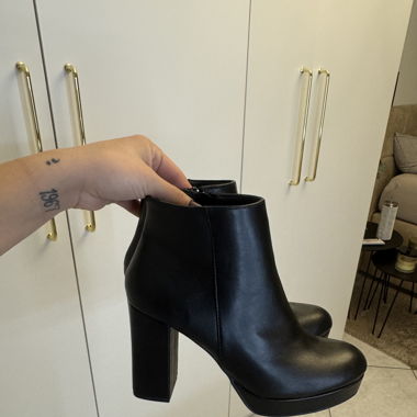 Stiefel mit Absatz