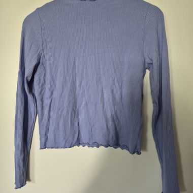 Top a coste azzurro chiaro