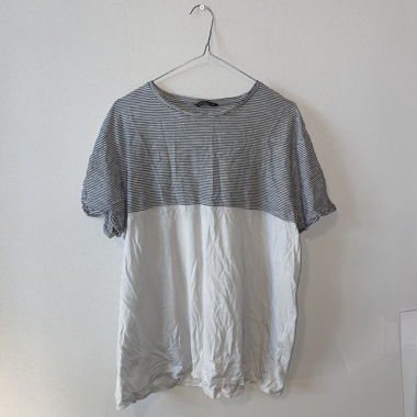 Gestreiftes T-Shirt weiss