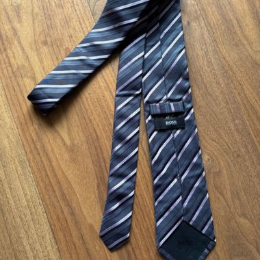 Hugo Boss silk striped tie