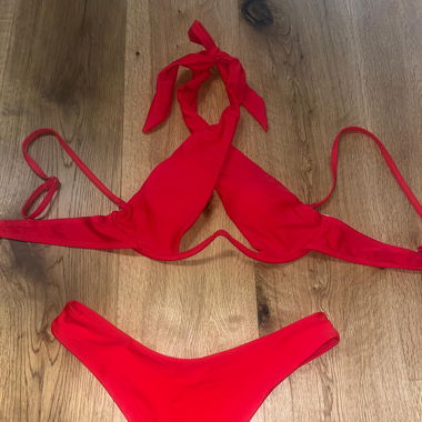 Rotes Bikini
