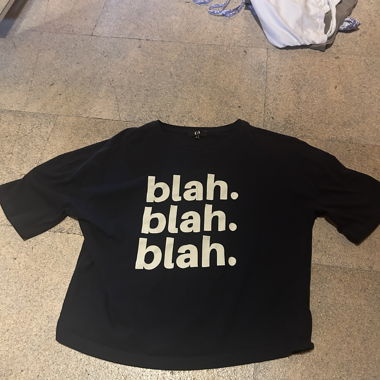 T-shirt noir avec impression