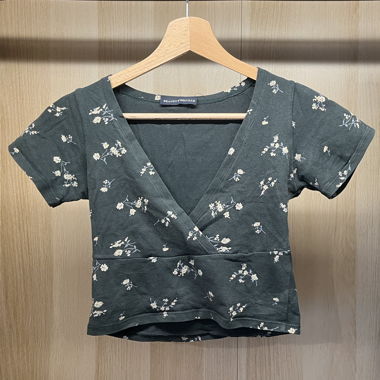 Top floreale verde Brandy Melville