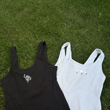 2x Tops 