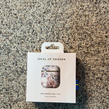 IDEAL OF SWEDEN AirPods Gen 1 & 2 Case
