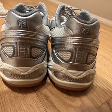 ASICS Laufschuhe silber