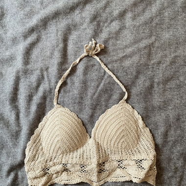 Haut en dentelle 