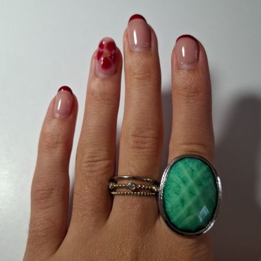 Anello con pietra verde
