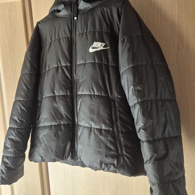 Veste Nike taille L comme neuve