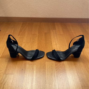 Sandali neri con tacco