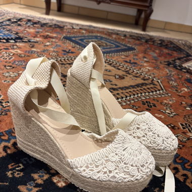 Espadrillas con zeppa e nastri