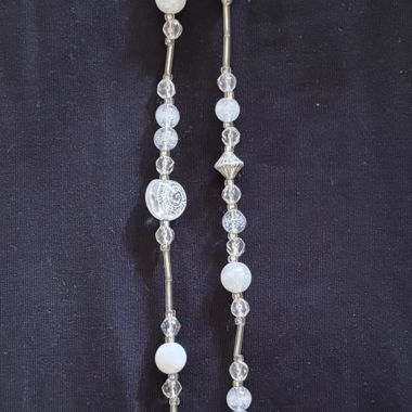 Collana di perle con perline di vetro