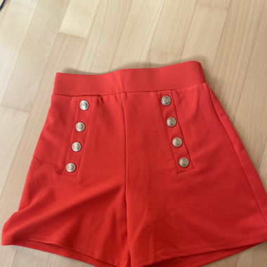 Kurze Stoffhose 