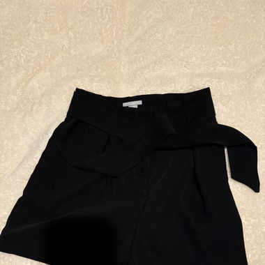 Kurze Stoffhosen