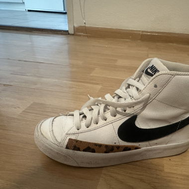 Nike Blazer Mid 