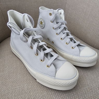 Converse Taglia 38 NUOVE!