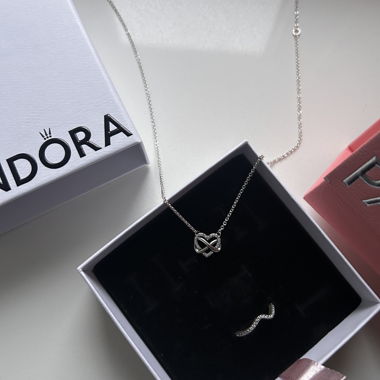 Collana e anello Pandora in argento