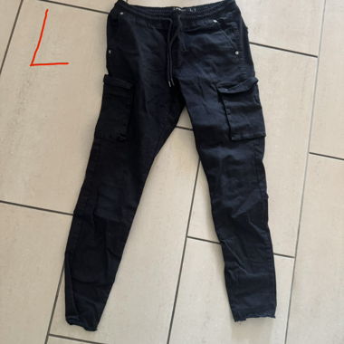 Schwarze Cargohose Gr. L