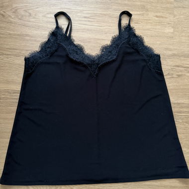 Top à caraco en dentelle noire