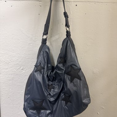 Y2K-Hobo-Tasche mit Sternen