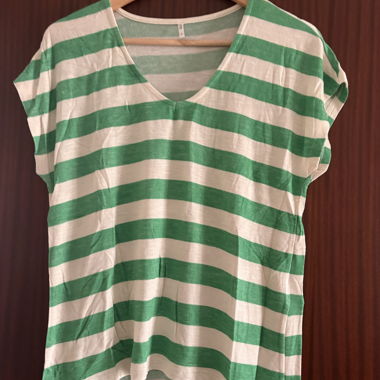 T-Shirt gestreift grün-weiss