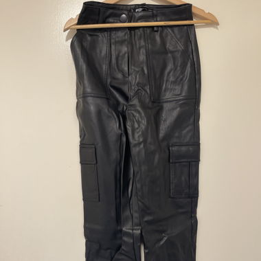 Pantalon effet satiné noir