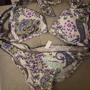 Bikini con stampa paisley