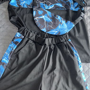 Set sportivo nero e blu