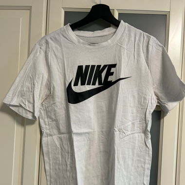 Nike T-shirt