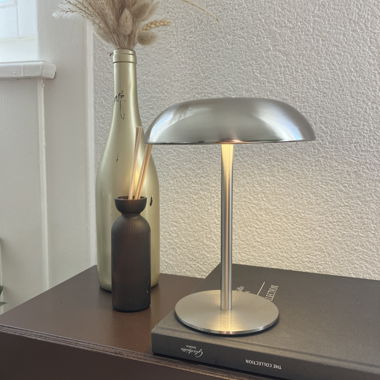 Silver-chrome design table lamp