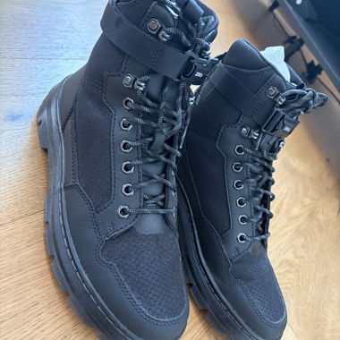 Dr Martens Combs Tech MK02