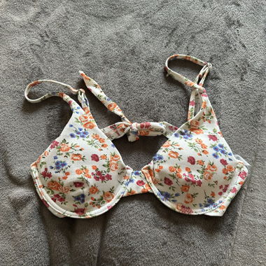 Top bikini floreale