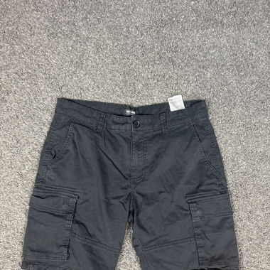 Short cargo 