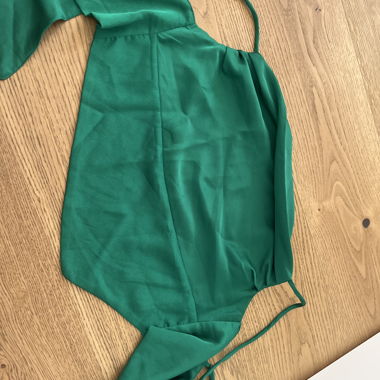 Crop top verde da annodare