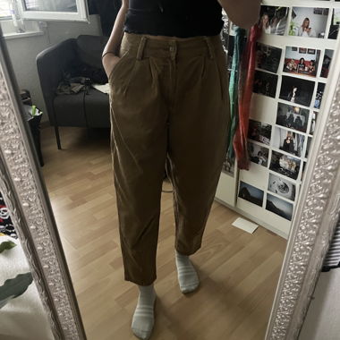 brown balloon trousers